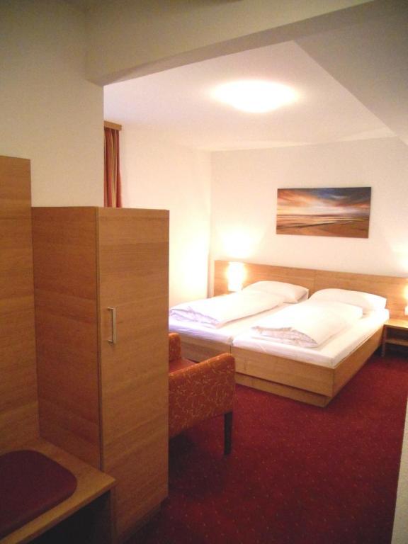 Schillerhof Hotel Garni Vocklabruck Room photo