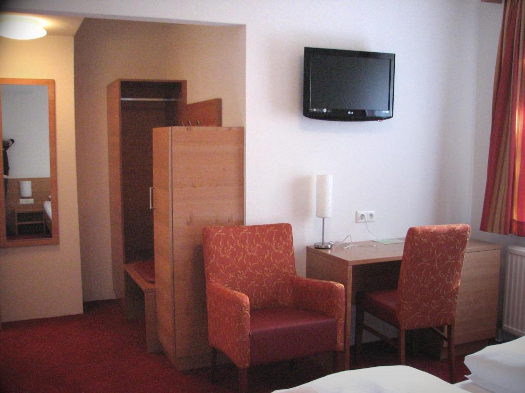 Schillerhof Hotel Garni Vocklabruck Room photo